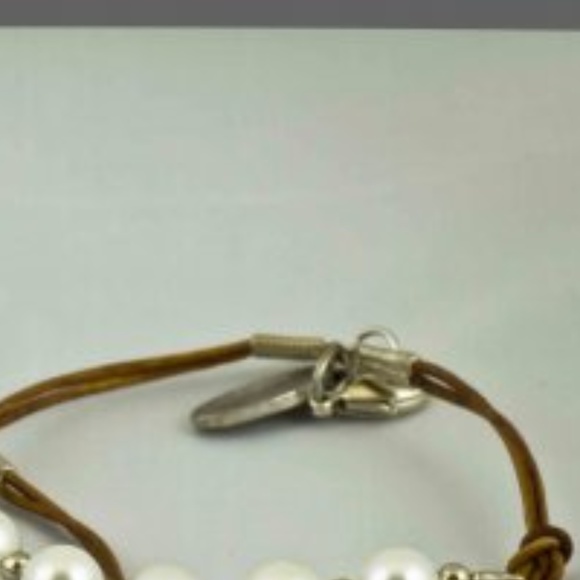 NEW   Pearls Of Gratitude Leather Bracelet - Picture 4 of 4